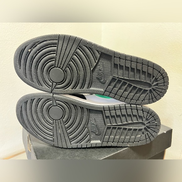 Air Jordan 1 Mid GS Black White Mint Green - Size 3Y - Picture 5 of 7